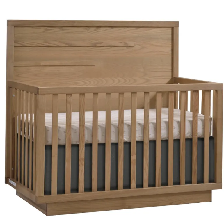 Como 4-in-1 Convertible Crib with Horizontal Molding